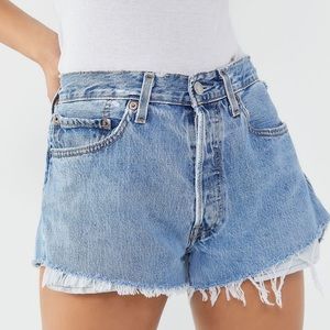 Urban Renewal recycled Levi’s basic denim short